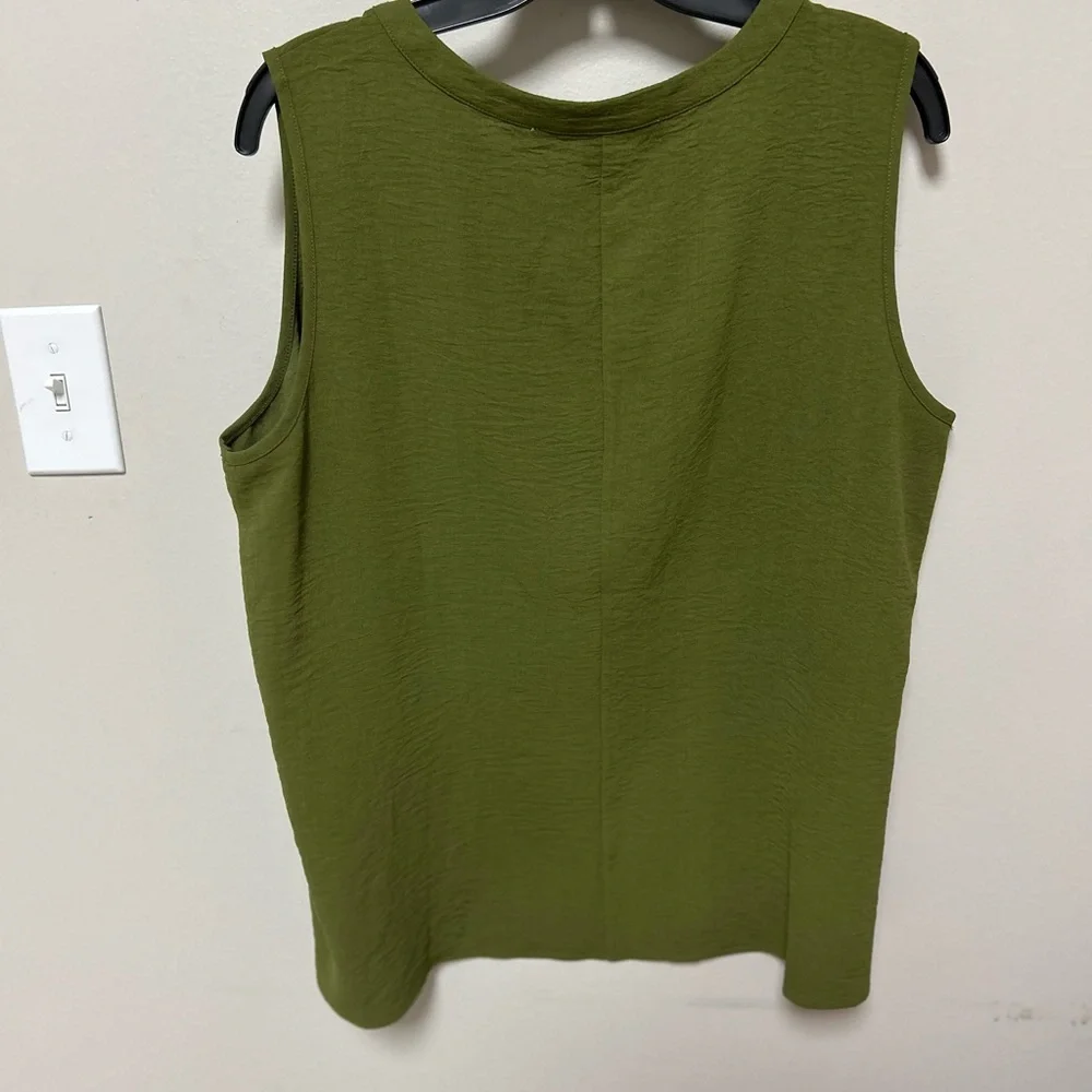 Good Days Only Olive Green Sleeveless Top XL Henley Button Casual Blouse - Picture 5 of 5